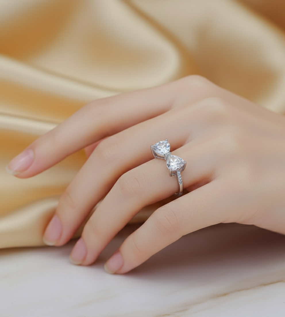 Silver-Plated Cubic Zirconia-Studded Finger Ring (White)
